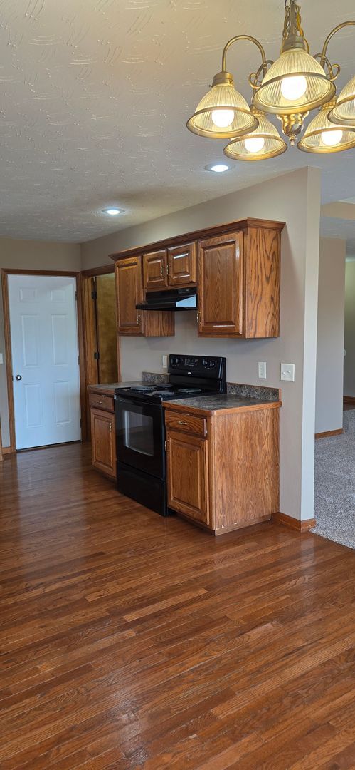 Building Photo - Charming 3-Bedroom Home in a Quiet Subdivi...