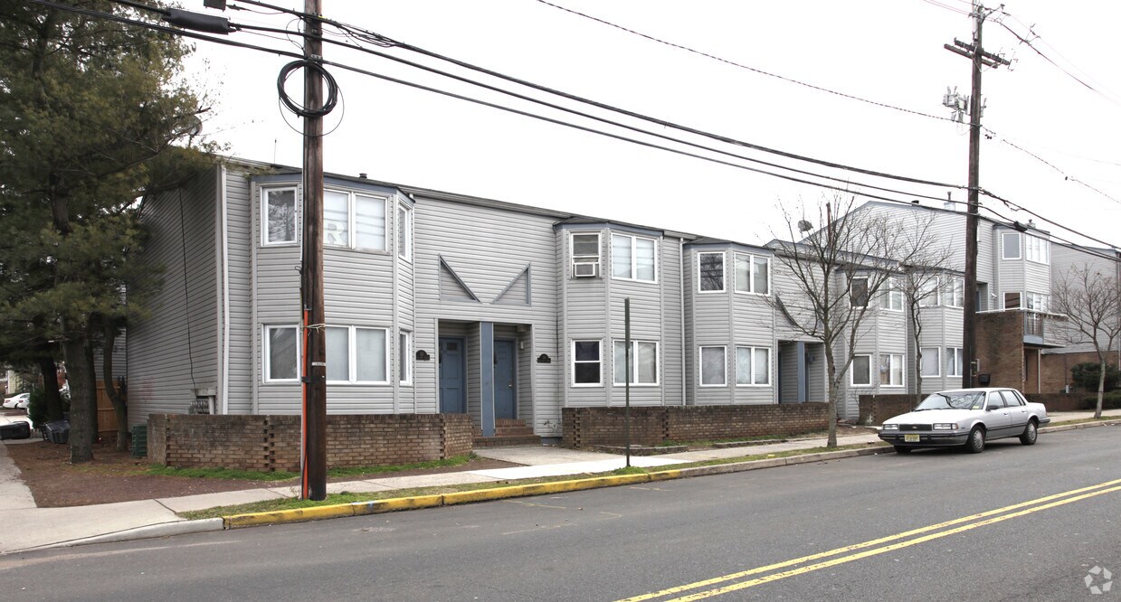 Primary Photo - 24-28 Courtland St
