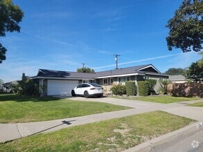 Building Photo - 713 S Meade Ave