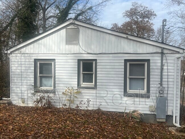 Foto del edificio - 4450 Galbraith School Rd