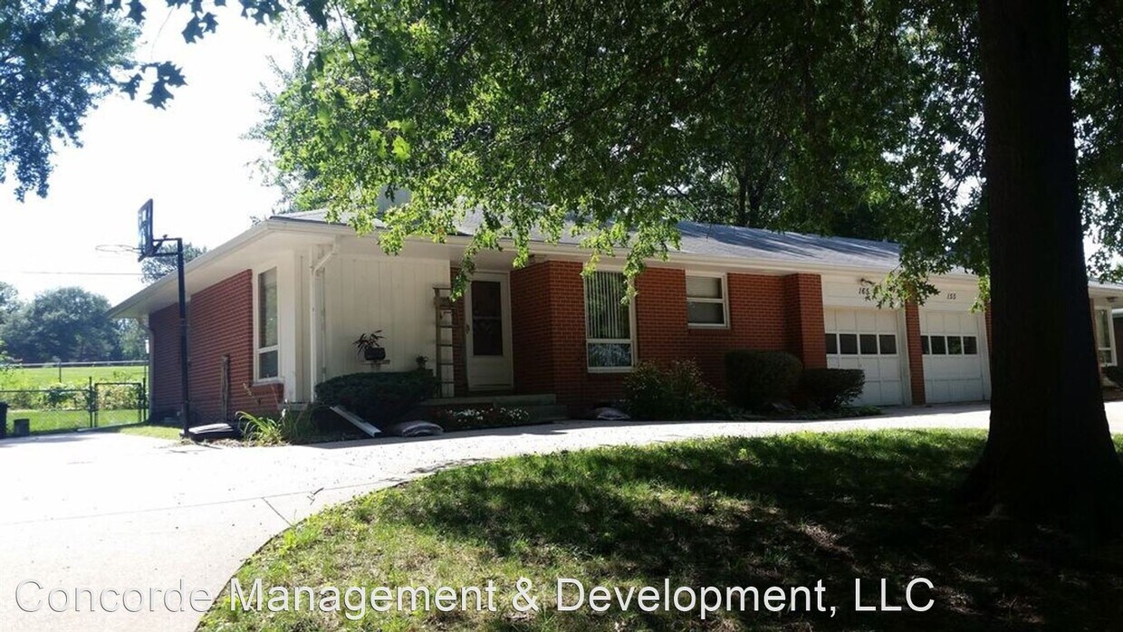 Primary Photo - 155-165 Wedgewood Dr