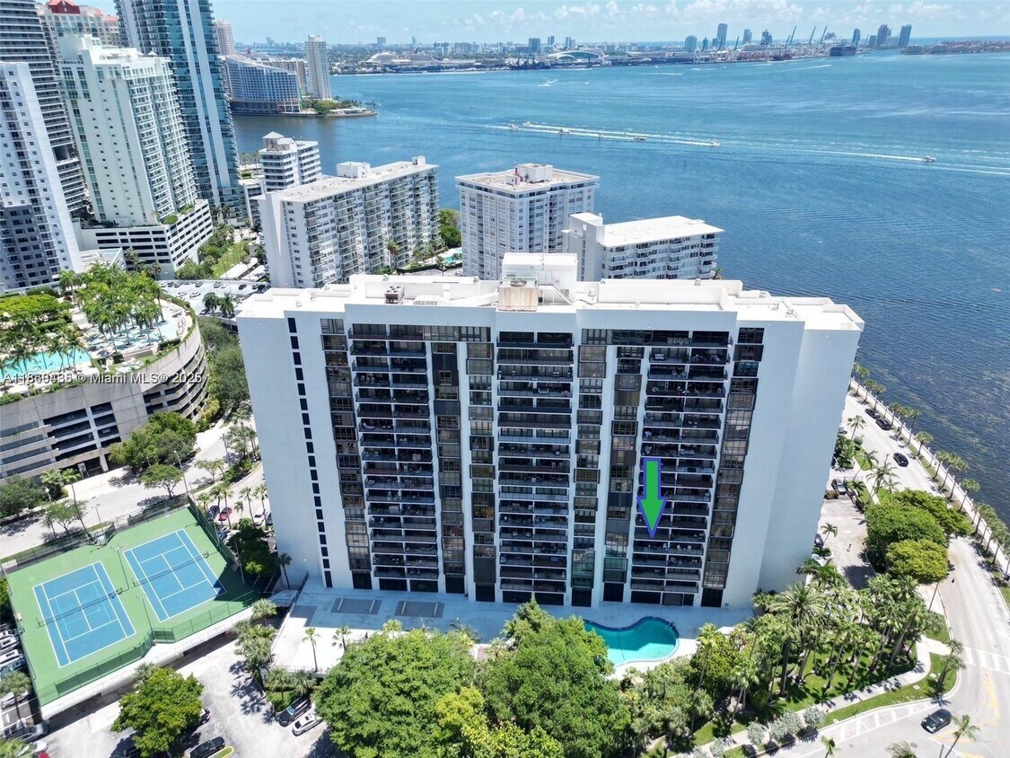 Primary Photo - 1450 Brickell Bay Dr