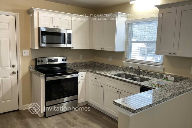 Building Photo - 1300 Shannonhouse Dr