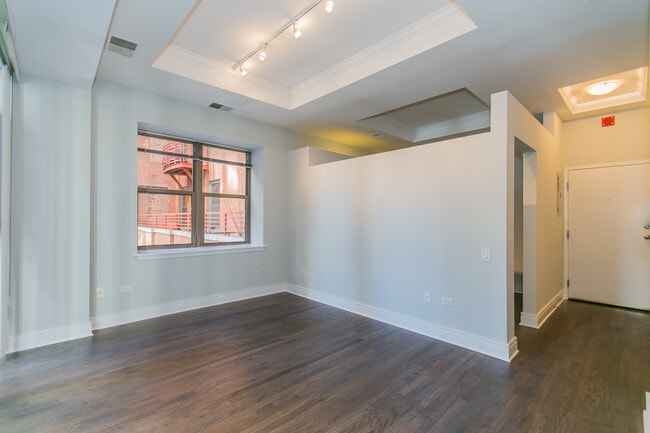 Building Photo - 212 W Washington St