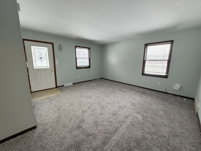 Foto del edificio - Large multi level duplex!