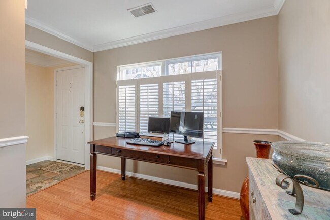 Foto del edificio - 5059 Kilburn St