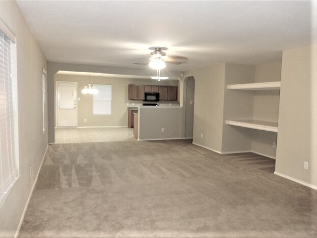 Building Photo - 217 N Willow Way