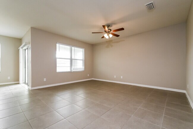 Foto del edificio - 5015 Willow Preserve Wy