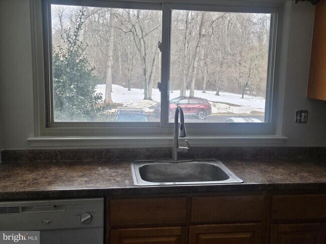 Foto del edificio - 1716 Julie Ct