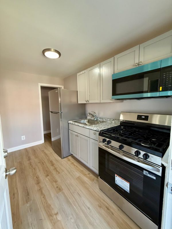 Building Photo - 607 Lucia Ave