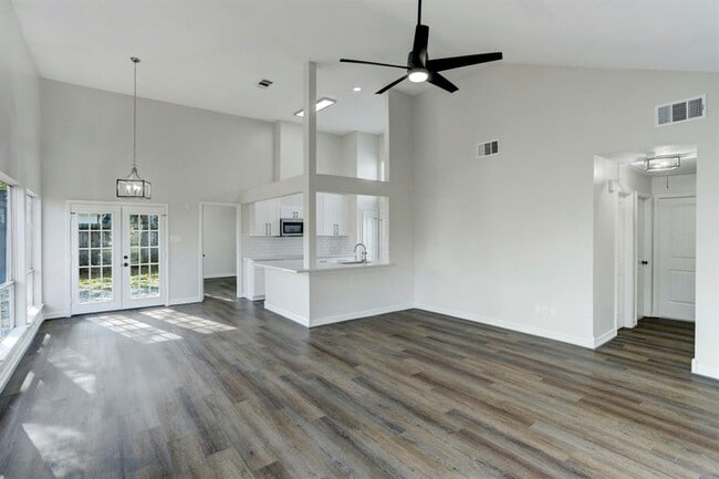 Building Photo - 18323 Autumn Trails Ln