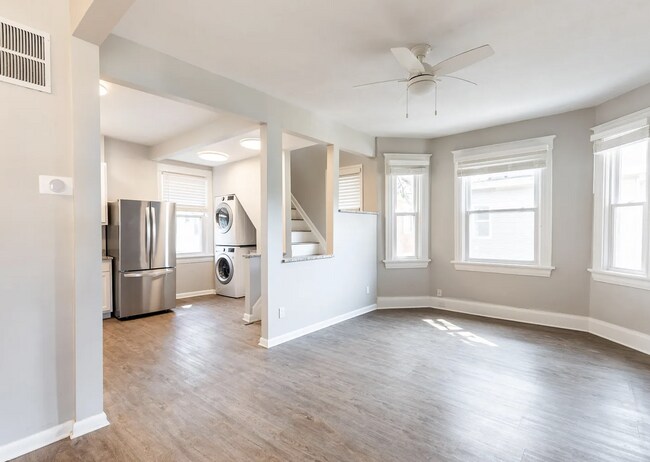 Foto del edificio - 2709 Griffiths Ave