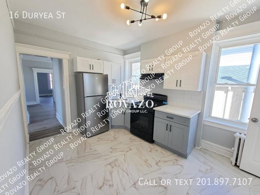 Primary Photo - 16 Duryea St - 3 bedroom in Newark
