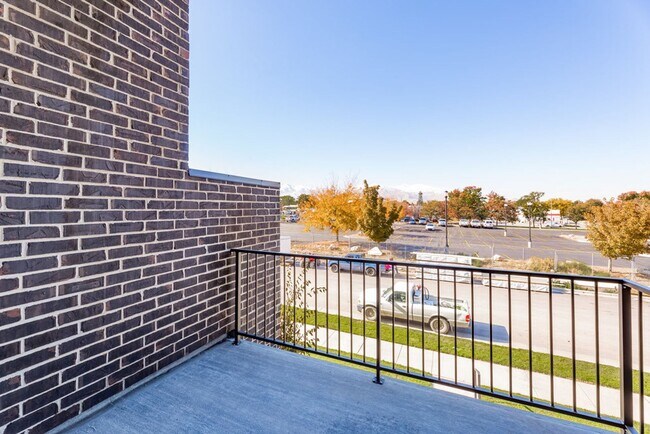 Building Photo - 3558 Blue Tee Ln