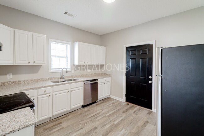 Building Photo - 2509 11th Ct