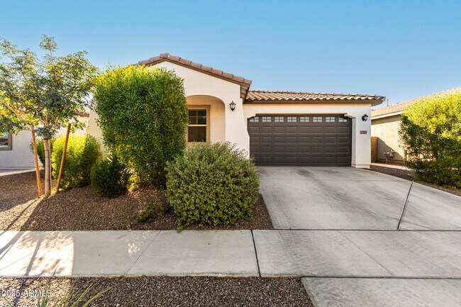 Building Photo - 1229 E Maldonado Dr