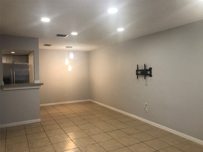 Building Photo - 9531 Pagewood Ln