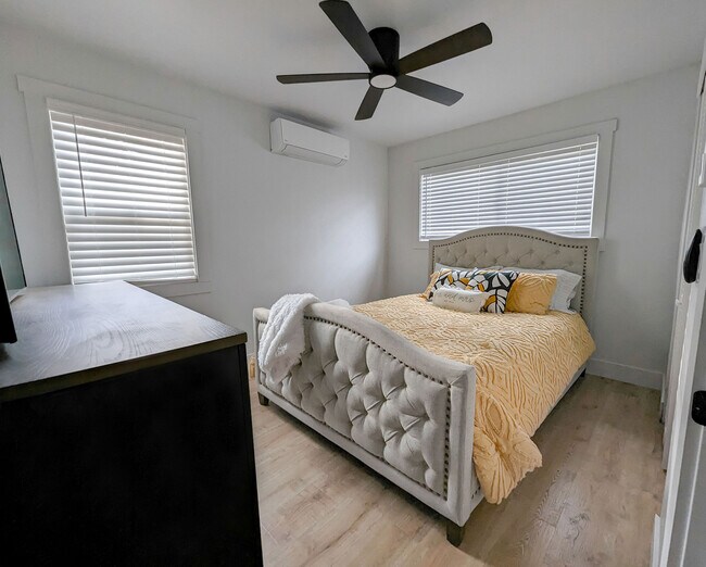 Guestroom - 9384 Golden Gate Ave
