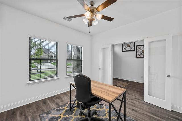 Foto del edificio - 353 Saltmeadow Ln