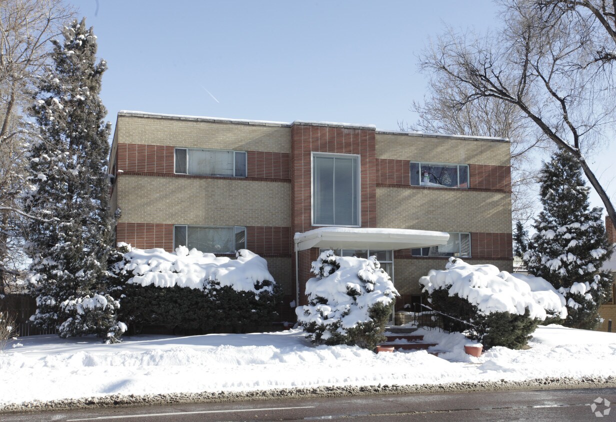 Foto del edificio - 322 University Blvd