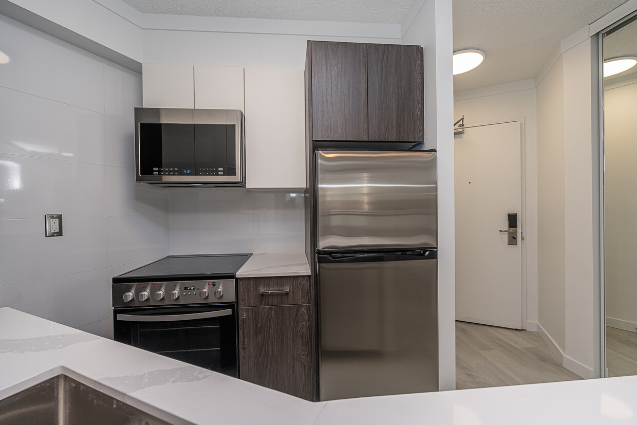 Renovated 1 Bedroom - Edmonton House