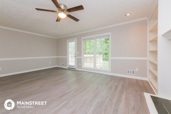 Building Photo - 3883 Holy Cross Dr