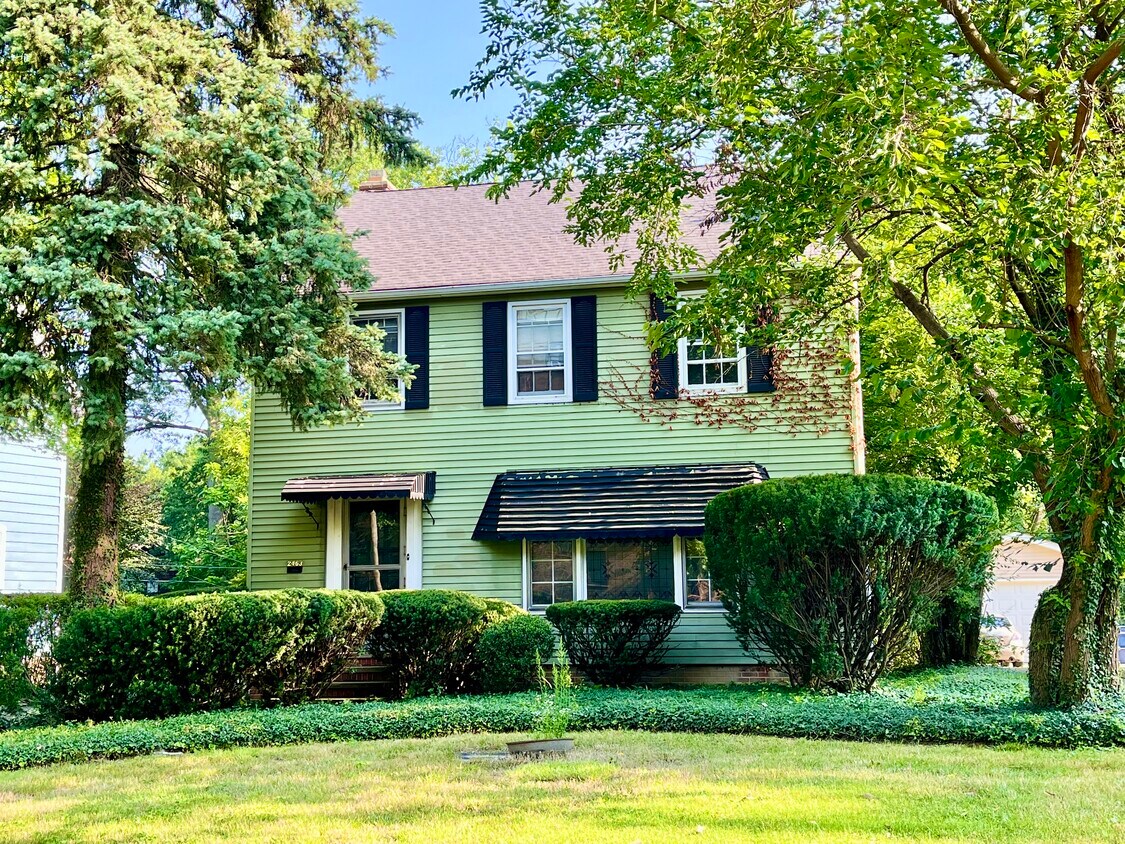 Foto principal - 2463 Derbyshire Rd