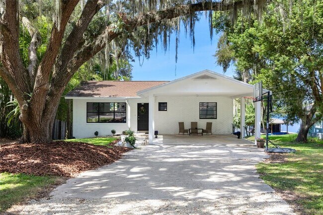 Foto del edificio - 38 Live Oak Rd
