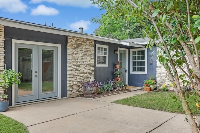 Building Photo - 8221 Renton Dr