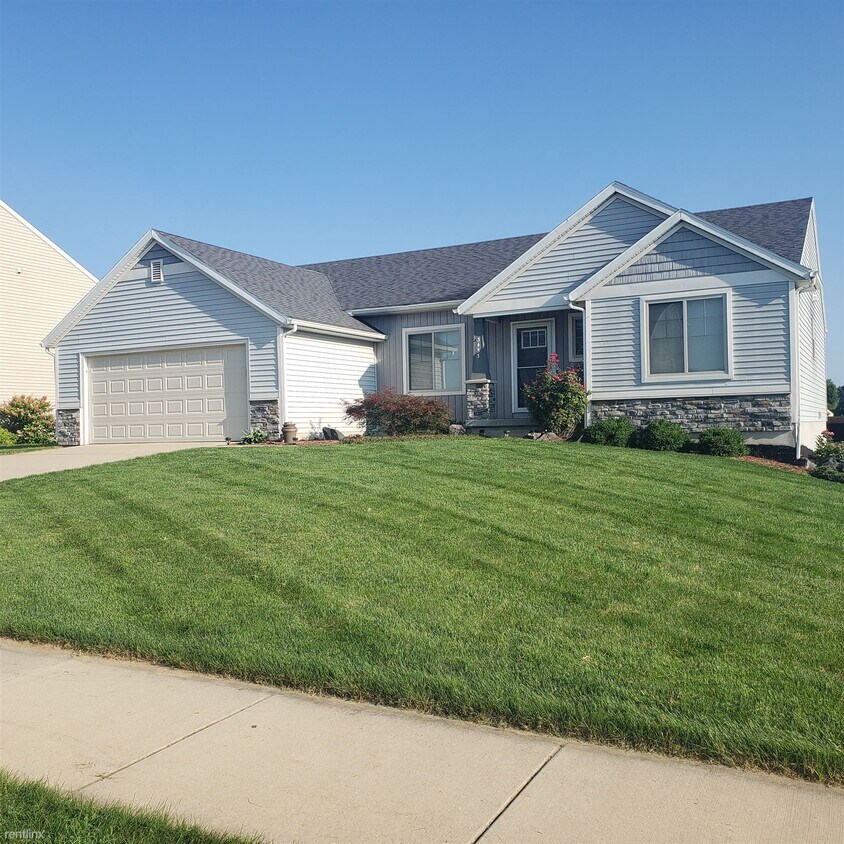 3 br, 2 bath House 3453 Danube Dr SW House Rental in Wyoming, MI