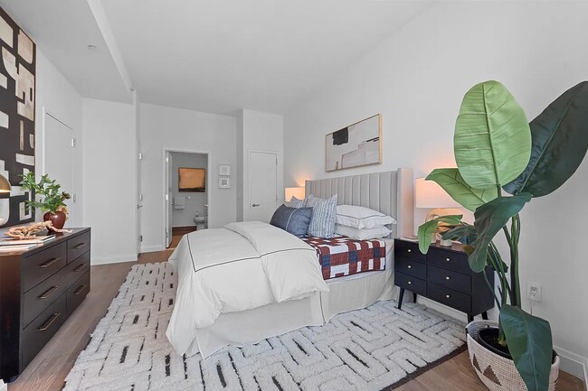 Building Photo - 100 Jay St