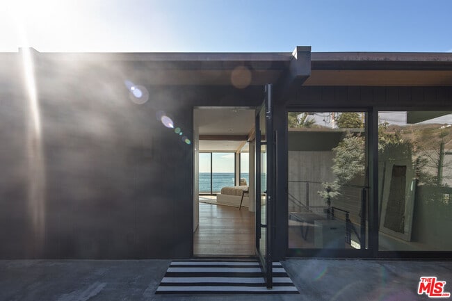 Building Photo - 24548 Malibu Rd