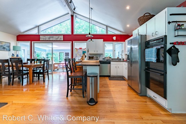 Building Photo - 3 br, 2 bath House - 229 Whitethorn Drive