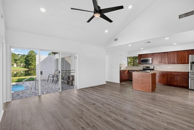Foto del edificio - 7812 Linkside Dr