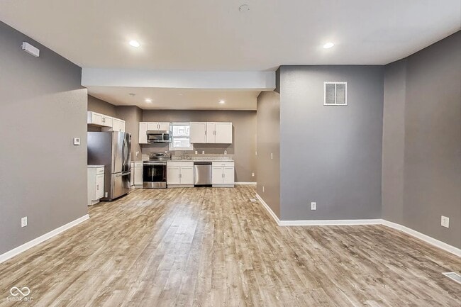 kitchen - 629 E 25th St