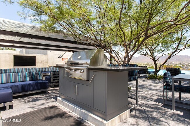 Foto del edificio - 7180 E Kierland Blvd