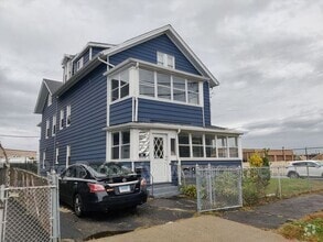 Building Photo - 90 Deacon St