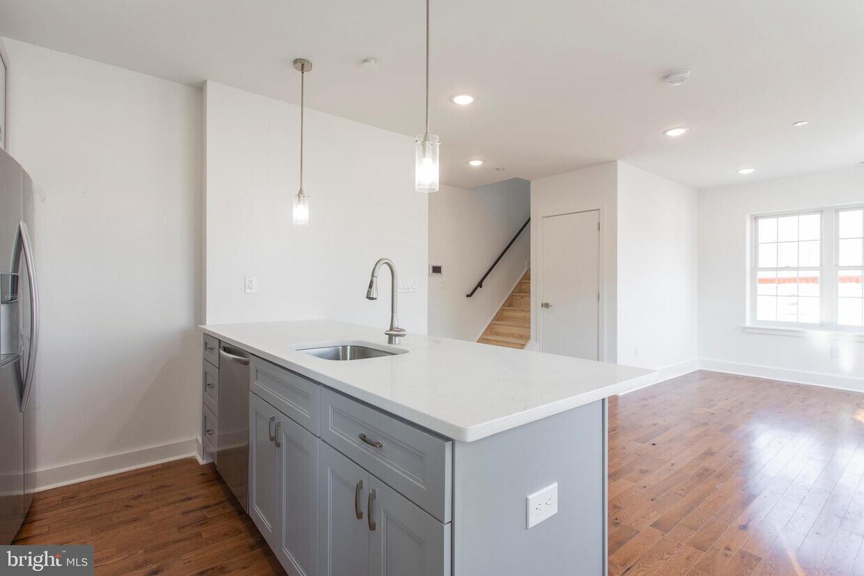 Foto principal - 1100 S 27th St
