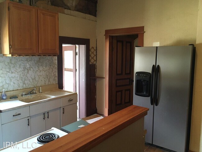 Building Photo - 2 br, 1 bath House - 541 N Bozeman Ave