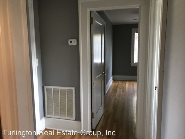 Building Photo - 2 br, 1 bath House - 610 N. Ellis Avenue