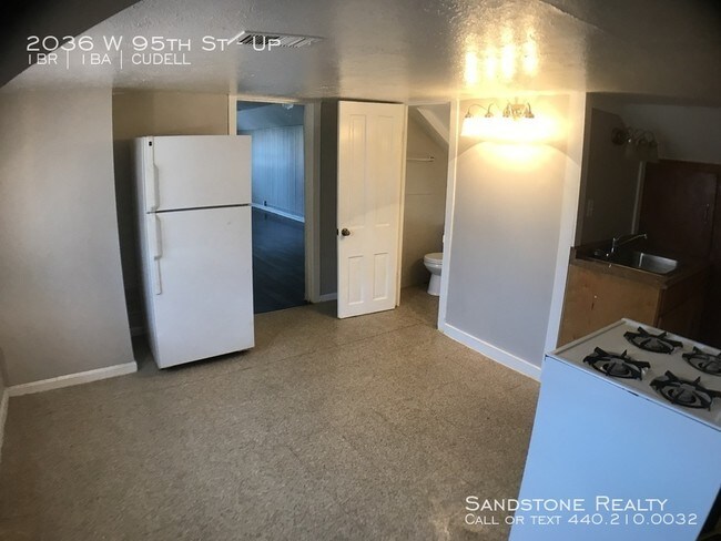 Building Photo - 2036 W 95th St