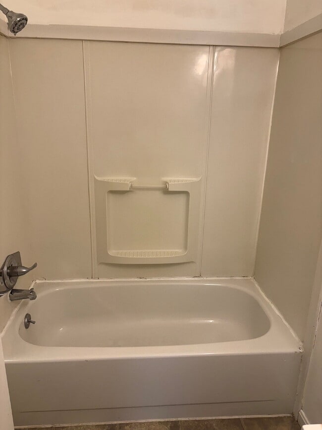 Building Photo - Super Clean 1 Bedroom Apartment