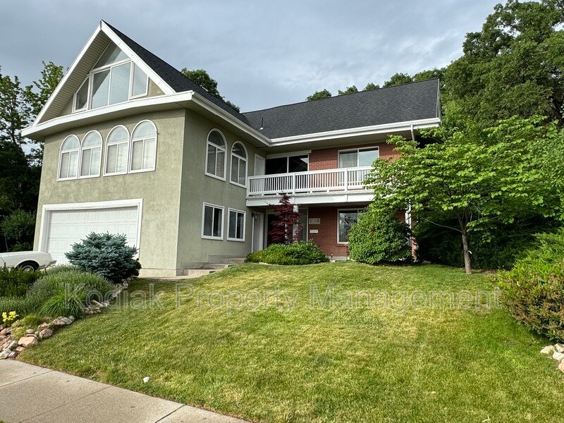 Primary Photo - 2253 Scenic Dr E