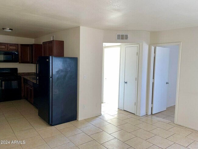 Foto del edificio - 2417 West Campbell Ave