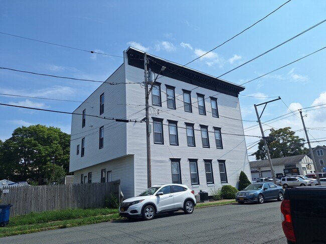 Lado - 121 Ontario St