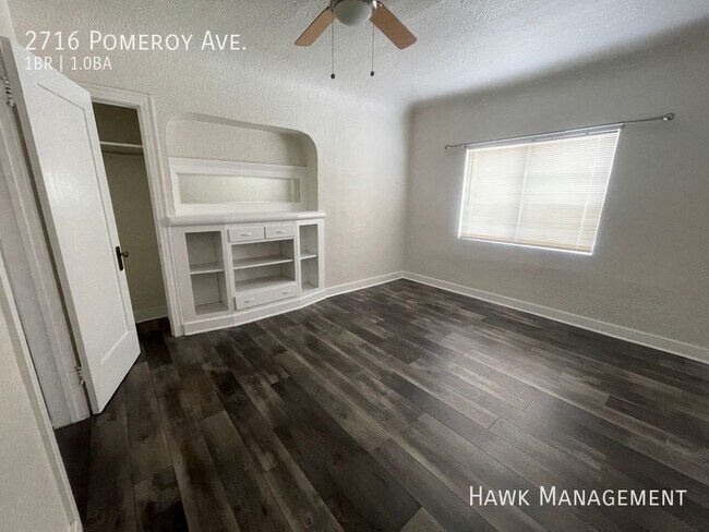 Foto del edificio - Charming Bright Spanish-style unit in Boyl...