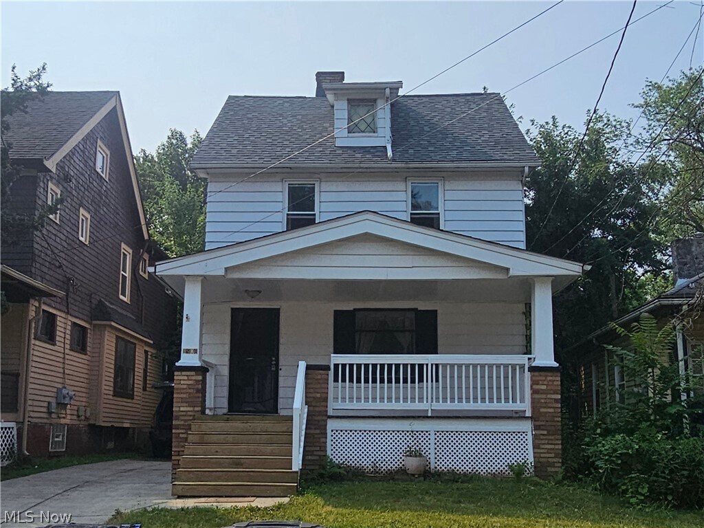 Primary Photo - 8906 Tioga Ave
