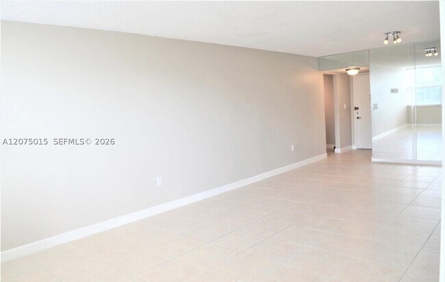 Foto del edificio - 1300 NE Miami Gardens Dr