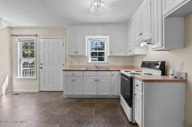 Foto del edificio - 1302 Ben Brewington Ct