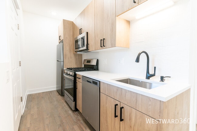 Foto del edificio - 6201 N Glenwood Ave